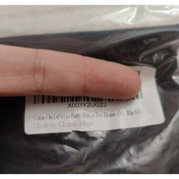 Women's Size XL Barbie TShirt Come on Barbie Lets Go Party Graphic Tee Shirt NEW - Picture 5 of 9